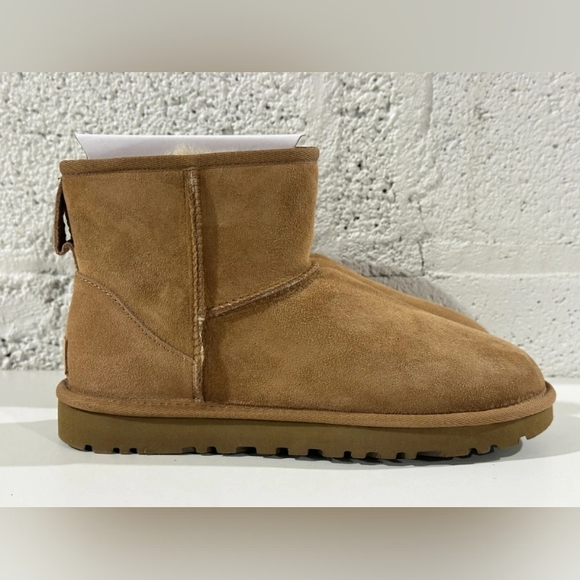 NWOT Women's UGG Classic Mini II Boot Chestnut New No Box - Picture 2 of 4